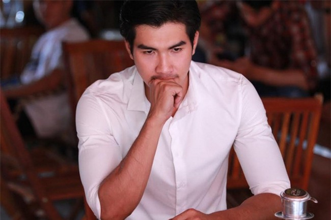 Hẹn hò kinh dị: Chàng mẫu trở mặt 360 độ khi thấy nhan sắc cô gái anh vừa chê tơi bời  - Ảnh 1.