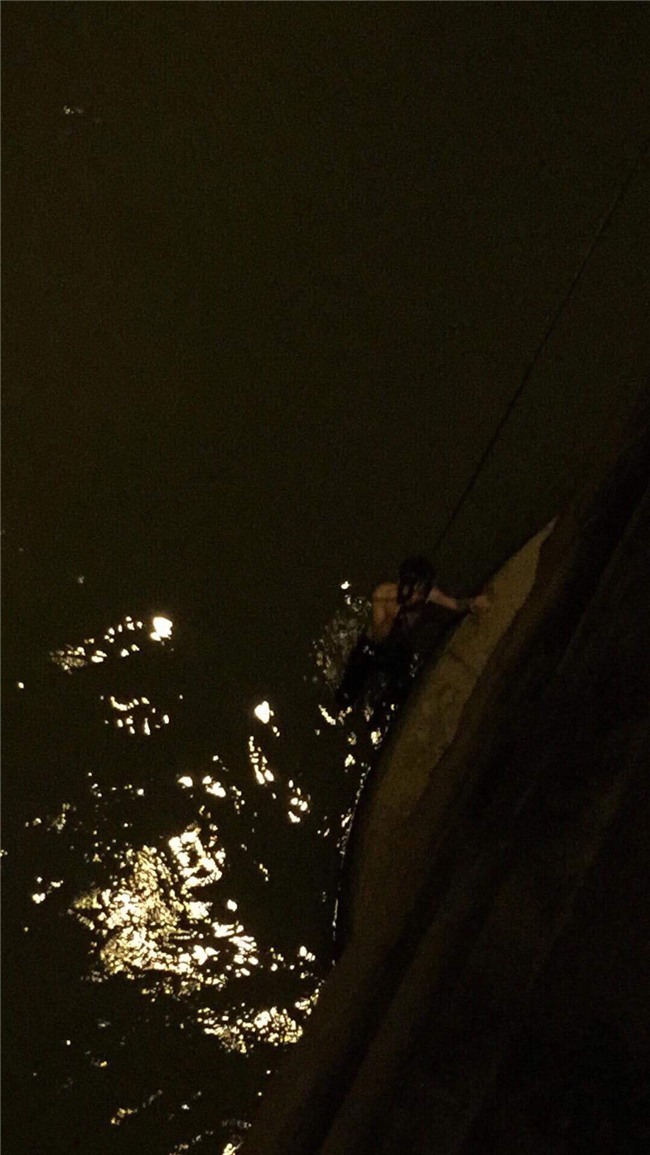 Nam thanh niên 25 tuổi đốt xe máy gieo mình xuống cầu Đồng Nai tự tử và cái kết không ngờ - Ảnh 2.