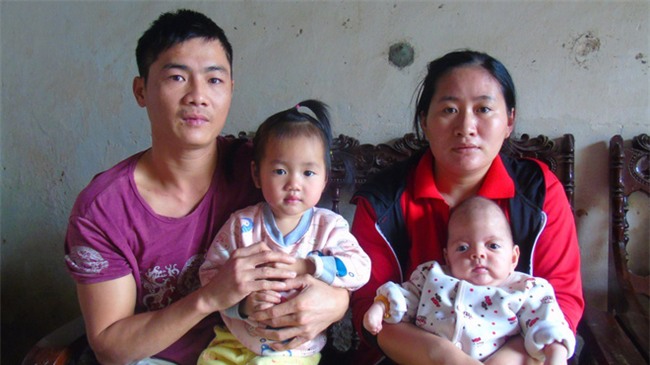 Con mới sinh đã mắc căn bệnh hiếm gặp ngặt nghèo, bố mẹ suốt ngày thay nhau bế vì con nằm xuống là tắt thở - Ảnh 4.