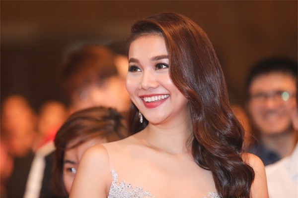 Đã sai lại còn cố cãi, Trường Giang bị siêu mẫu Thanh Hằng chặt chém ngay trên sân khấu lớn-4