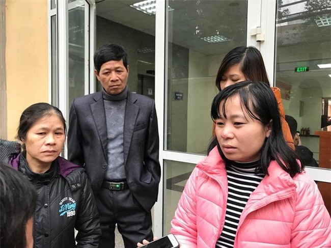 Đông Anh: Bé gái nguy kịch sau mũi tiêm nghi bị nhầm thuốc của nhân viên y tế - Ảnh 1.