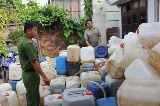 nước mắm truyền thống,nước mắm,nước mắm công nghiệp