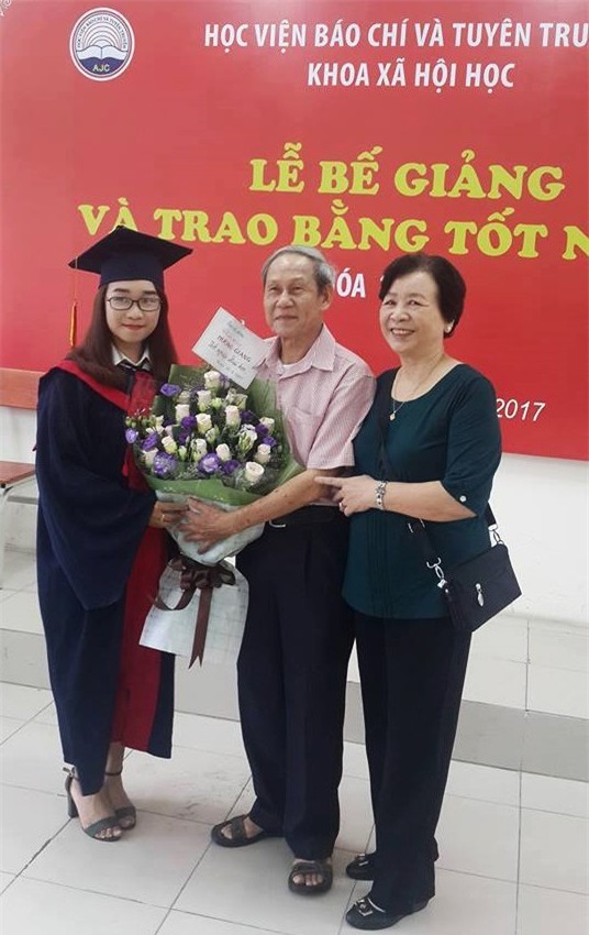 Ông ngoại đi phượt mang quà cho cháu gái, viết giấy dặn dò cảm động hơn thư tình - Ảnh 4.