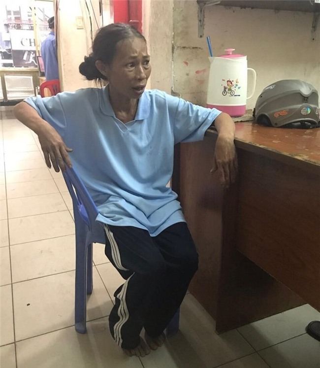 Người mẹ ẵm con ăn xin khu phố Tây trốn về đòi con - Ảnh 1.