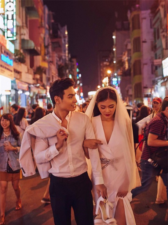 Không chỉ có Trường Giang và Nhã Phương, showbiz Việt cũng từng chứng kiến nhiều màn cầu hôn công khai cực lãng mạn! - Ảnh 11.