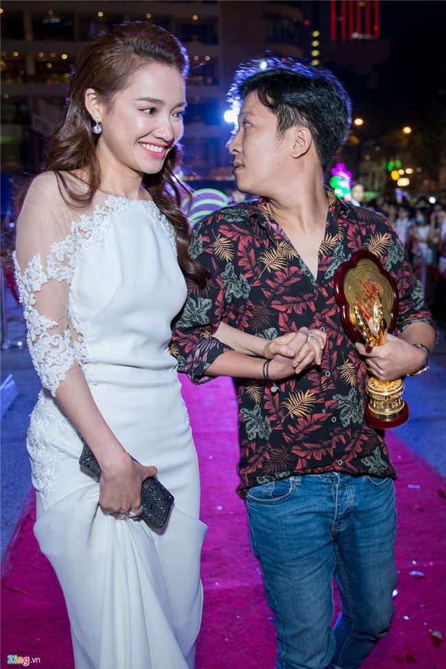 Truong Giang va Nha Phuong ve chung nha sau man cau hon bat ngo hinh anh 4