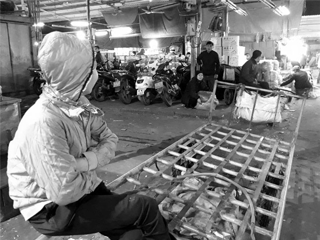 Chợ Long Biên,Lao động nghèo,Hoàn cảnh khó khăn