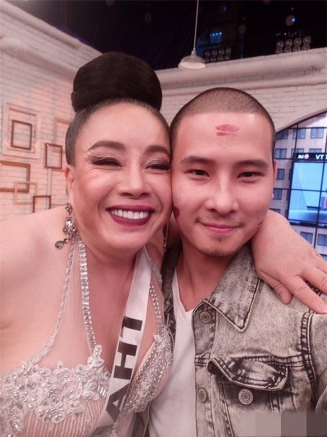 nhung ngoi sao gay soc vi dang tin tuyen ban trai hinh anh 11