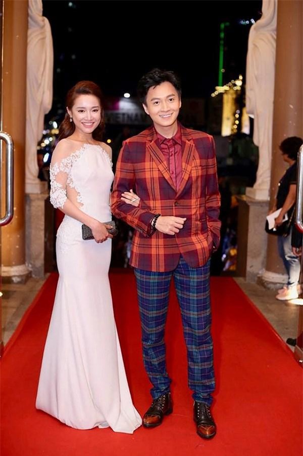 nghi van truong giang va nha phuong khoa thang may, cai nhau to sau man cau hon - 3