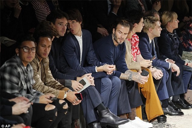 Neymar - Beckham, khi hai biểu tượng thời trang hội ngộ ở Paris - Ảnh 4.