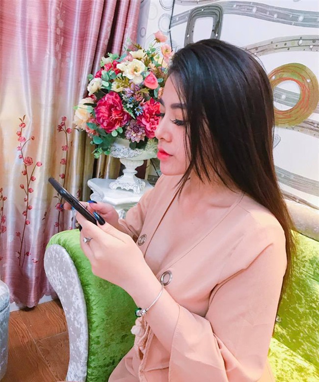 anh doi thuong goi cam cua co giao tieng anh hot nhat tuan qua hinh anh 5