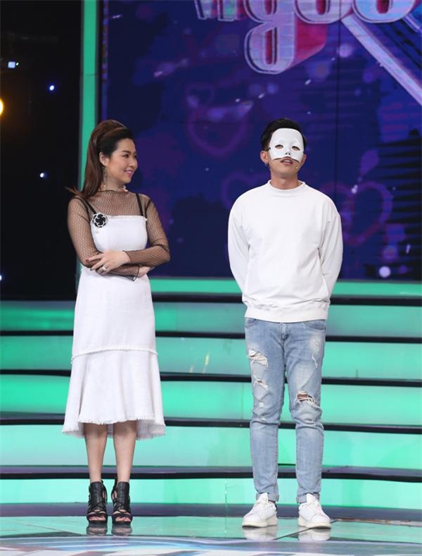 anh chang "giau mat" len san khau to tinh, den khi thao mat na ra khien hotgirl ngo ngang - 1