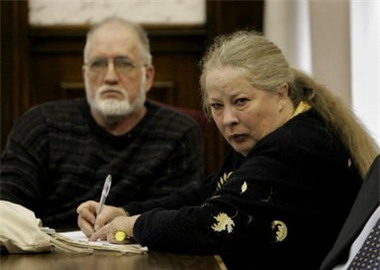 Kẽ hở cho vụ cha mẹ tra tấn, bạo hành 13 người con: Căn phòng tra tấn trẻ em núp bóng trường học tại gia ở Mỹ - Ảnh 6.