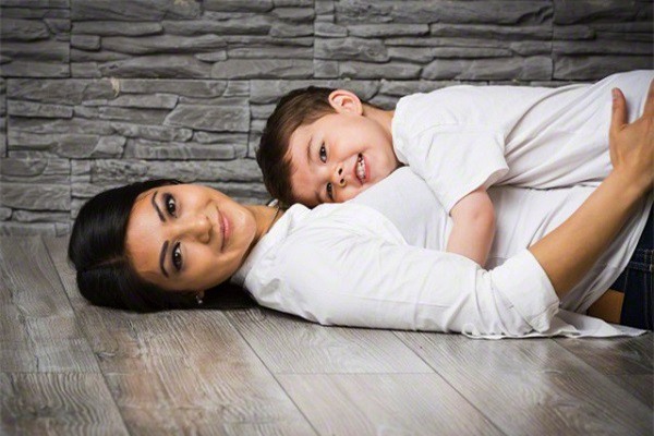 Sững sờ nghe được lý do đằng sau việc mẹ chồng không chịu giặt quần áo cho tôi khi ở cữ - Ảnh 1.