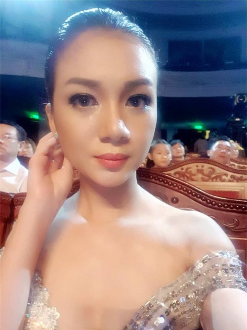 Trước khi mượn sân khấu cầu hôn Nhã Phương, Trường Giang đã gọi bạn gái ra ngoài nhưng không thành? - Ảnh 2.