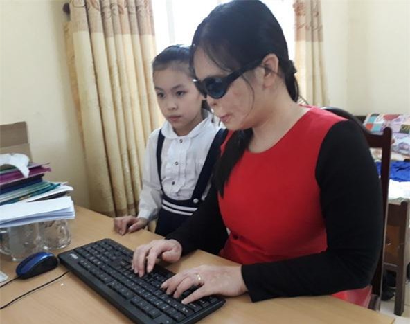 hanh phuc mim cuoi voi co giao khiem thi tung bi tinh cu tat a xit - 3