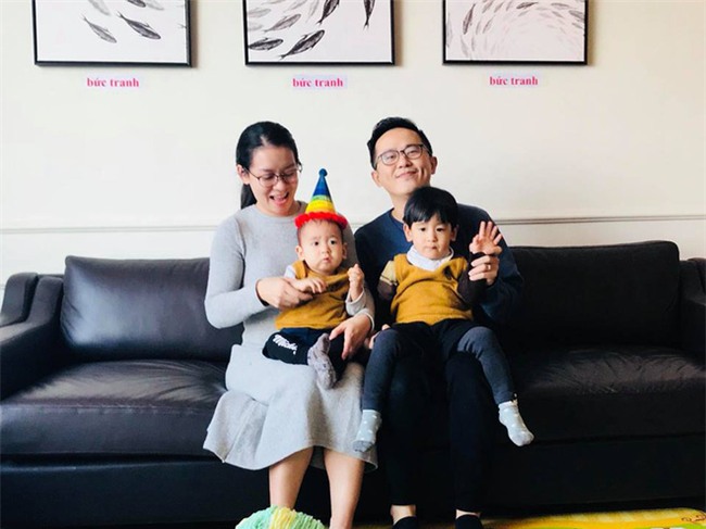 Cậu bé 3 tuổi biết rán bánh ngon ơ nhờ mẹ Mìn rèn làm việc nhà từ lúc tập đi - Ảnh 3.