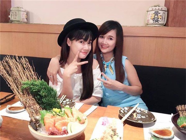 Nhan sắc gia đình toàn mỹ nhân của Nhã Phương: Chị đằm thắm dịu dàng, em trong trẻo ngọt ngào - Ảnh 8.