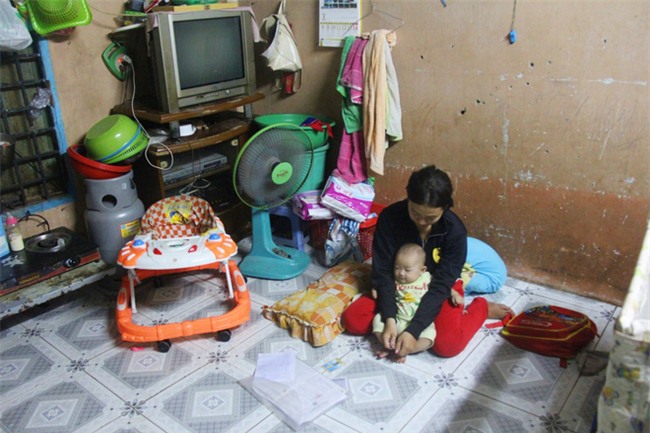 Chồng bỏ đi, người mẹ trẻ nuốt nước mắt nuôi hai con nhỏ dại, bệnh tật - Ảnh 2.