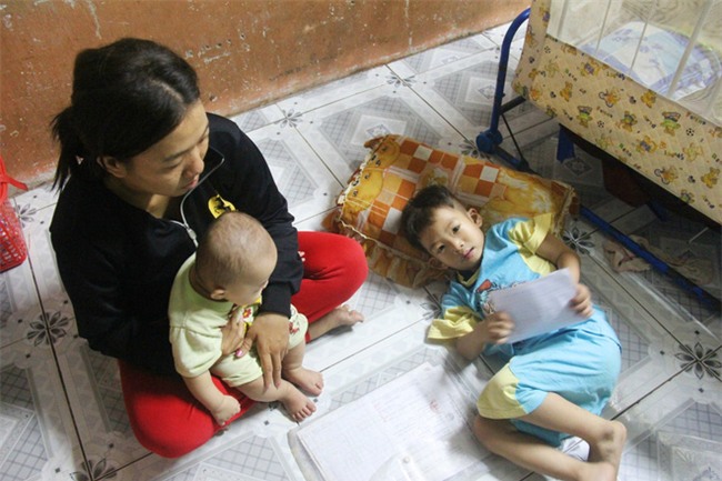 Chồng bỏ đi, người mẹ trẻ nuốt nước mắt nuôi hai con nhỏ dại, bệnh tật - Ảnh 8.