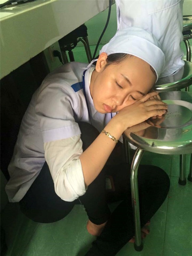 Sinh viên trường Y: Ăn tranh thủ, ngủ khẩn trương, ế là chuyện thường