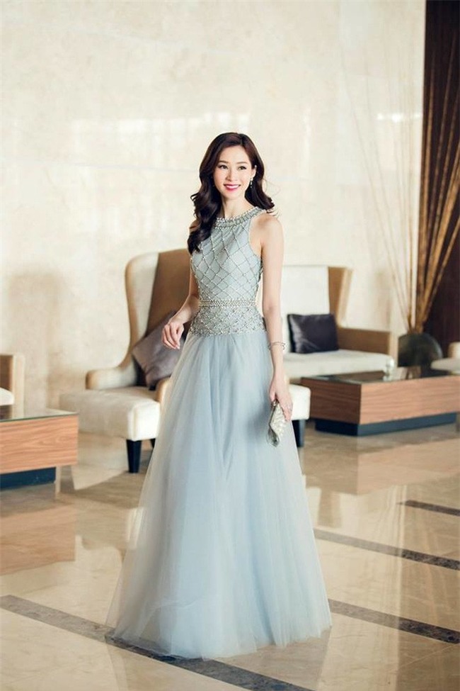 Kể từ khi đăng quang, từ Hoa hậu HHen Niê cho đến 2 Á hậu Hoàn vũ cứ mải miết dùng lại đồ cũ - Ảnh 10.