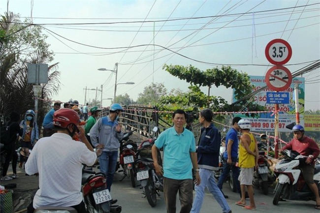 Lời kể bất ngờ của nhân chứng vụ sập cầu Long Kiển: Tài xế chở quá tải thừa nhận say rượu và đi lạc đường - Ảnh 8.