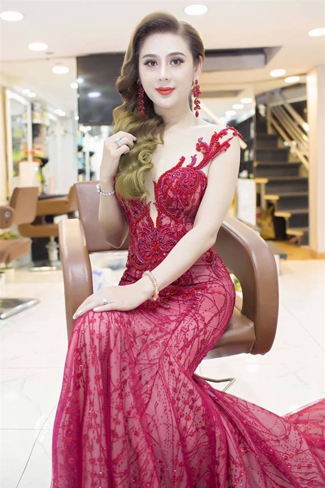 lay chong dien trai, lam khanh chi tre dep nhu gai 18 khoe nguc day hinh anh 4