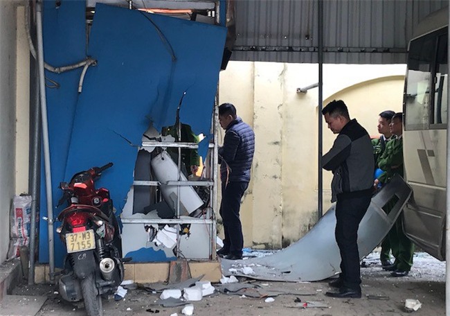 Kế hoạch cài mìn tự chế nổ cây ATM để lấy tiền trả nợ của 2 anh em - Ảnh 3.