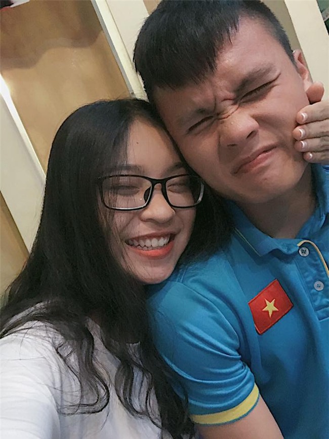 dan ban gai xinh nhu mong, sanh dieu cua cau thu u23 viet nam hinh anh 2