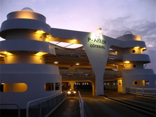 Các bãi đỗ xe độc đáo trên thế giới - 3