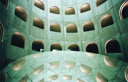 Các bãi đỗ xe độc đáo trên thế giới - 8