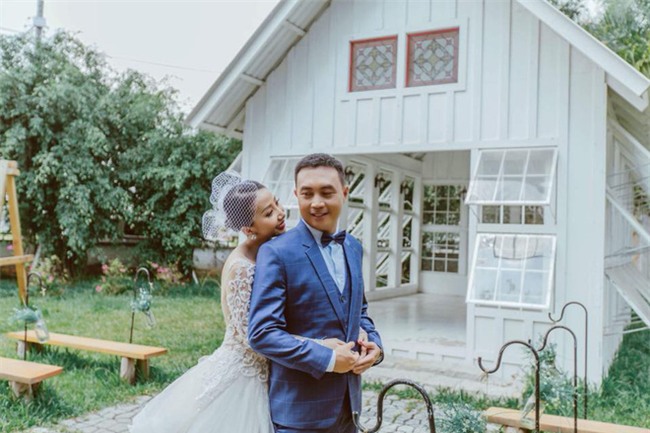 Clip: Cô dâu ở Hậu Giang mang trên người hơn 1kg vàng, "quẩy" tưng bừng trong đám cưới - Ảnh 3.