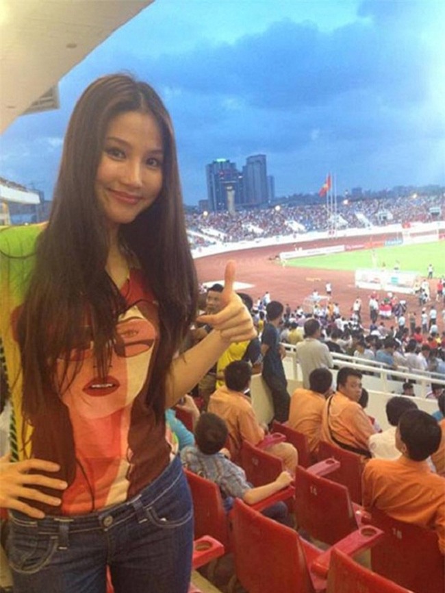 my nhan say dam cau thu viet: nguoi tai gioi, nguoi sac nuoc huong troi hinh anh 16