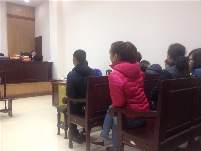 Xét xử phúc thẩm đối tượng 79 tuổi hiếp dâm bé gái 3 tuổi ở Hà Nội: Bị cáo Vĩnh liên tục kêu oan - Ảnh 1.