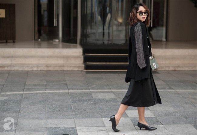 Tuần qua nắng ấm nên các quý cô Hà Thành được dịp khoe loạt street style với váy cực điệu - Ảnh 2.