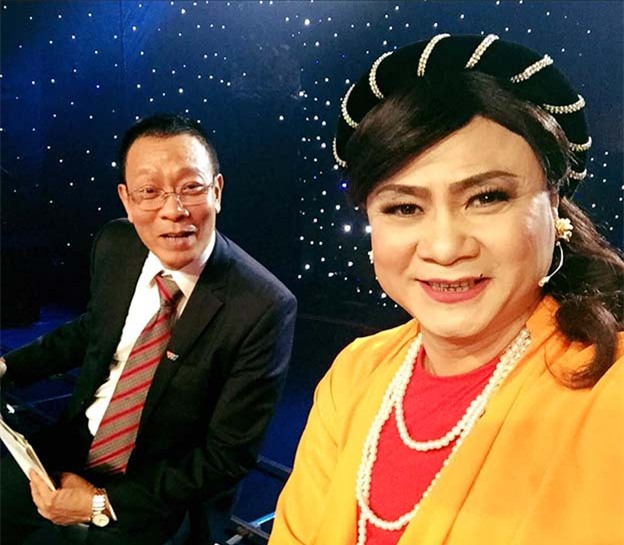 tu long hoa ba gia 60 tung hung cung xuan bac fan phat hoang hinh anh 2