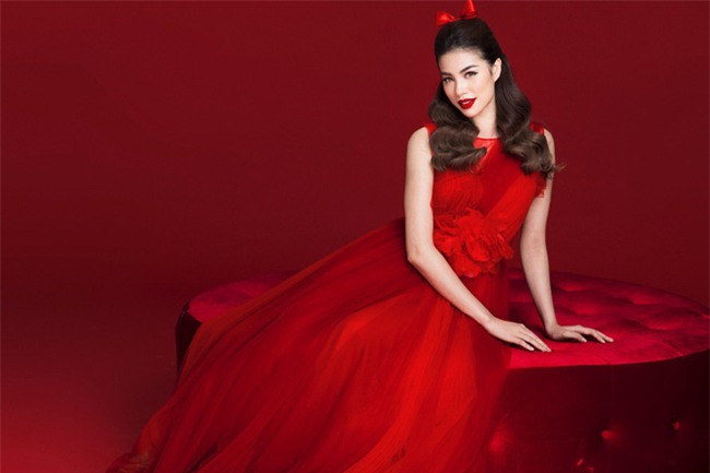 Diện váy đỏ nổi bần bật, Phạm Hương đầy gợi cảm và quyến rũ hơn bao giờ hết - Ảnh 6.