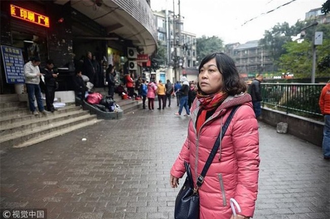 Đi làm vú nuôi, người phụ nữ làm một việc dại đột mà phải đến 26 năm sau cô mới dám thú nhận - Ảnh 2.