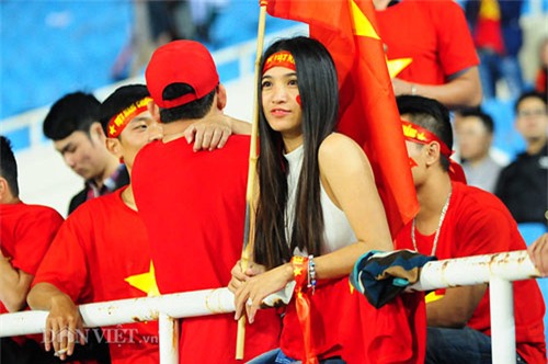 1001 cach mac sexy cua chi em khi co vu tuyen bong da viet nam hinh anh 5