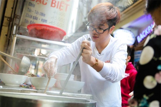 MC Hoàng Linh,Hồng Nhung,Lệ Quyên,Nhật Kim Anh