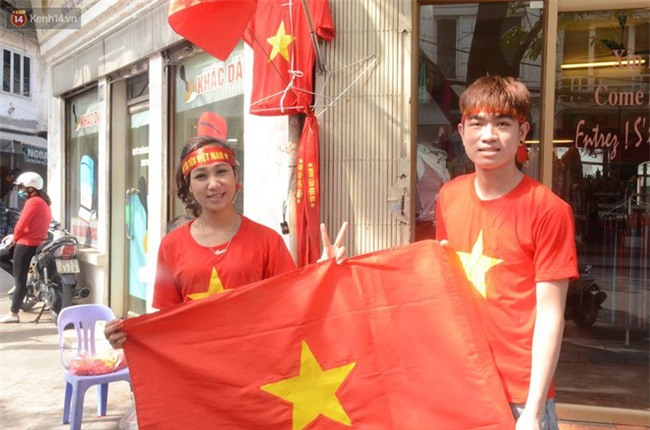 Không khí hừng hực khắp cả nước, tất cả một lòng cổ vũ đội tuyển U23 Việt Nam trước trận bán kết lịch sử với Qatar