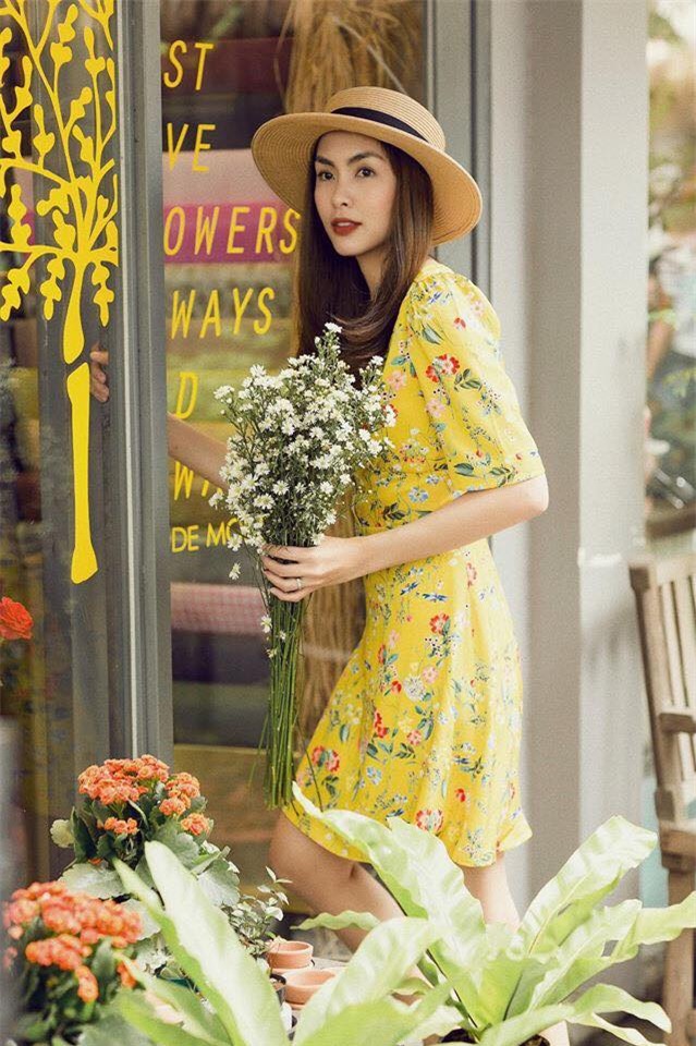 giua nghi van mang bau lan 3, tang thanh ha bat ngo xuong pho dep mat voi vay hoa - 1