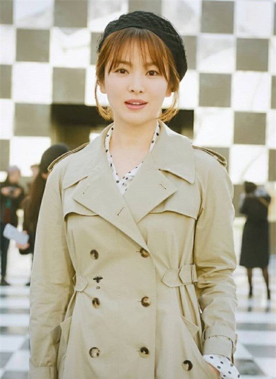 
Có thông tin cho biết, Song Hye Kyo lên kế hoạch sinh em bé sớm nên hiện tại cô chưa vội nhận lời góp mặt trong các dự án điện ảnh.
