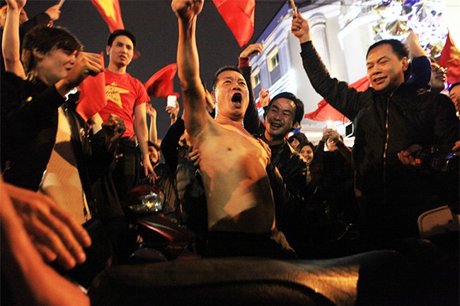 cscd, csgt san sang dam bao an toan cho cdv an mung u23 viet nam chien thang hinh anh 1