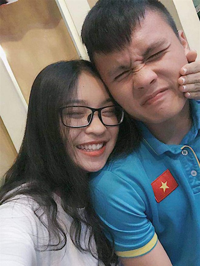 hinh anh gia dinh quang hai an mung chien thang tai que nha ngay luc nay - 4