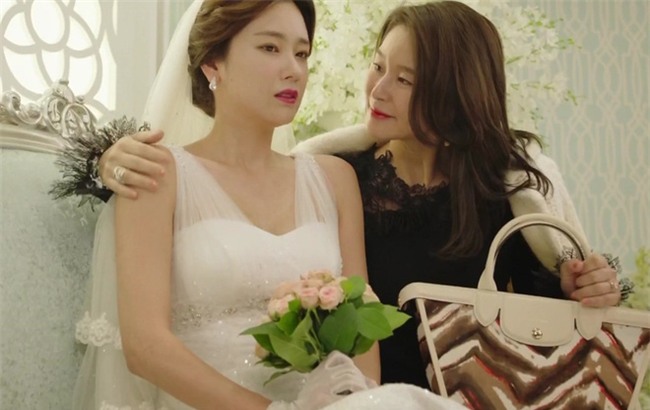 Tiệc cưới, chú rể “hồn xiêu phách lạc” vì một lí do không ngờ - Ảnh 2.