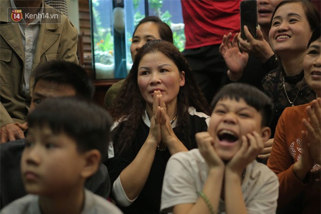 Mẹ Quang Hải xúc động: Tôi mong con quên 2 bàn thắng, quên trận đấu ngày hôm nay đi để sẵn sàng hướng tới trận chung kết sắp tới - Ảnh 2.
