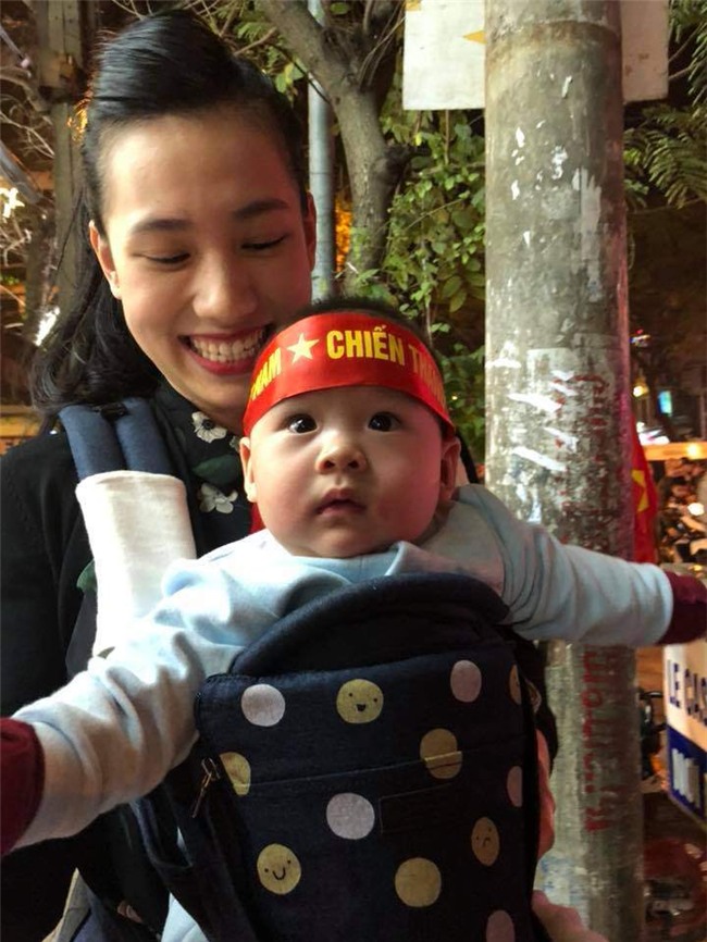 chum anh: cac ban nho xung xinh "co do sao vang" an mung chien thang - 7