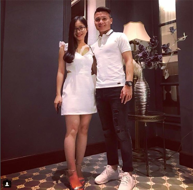 Chàng cầu thủ ghi 2 bàn cho U23 không chỉ là người hùng sân cỏ mà ngoài đời còn là soái ca chăm diện đồ đôi với bạn gái - Ảnh 8.